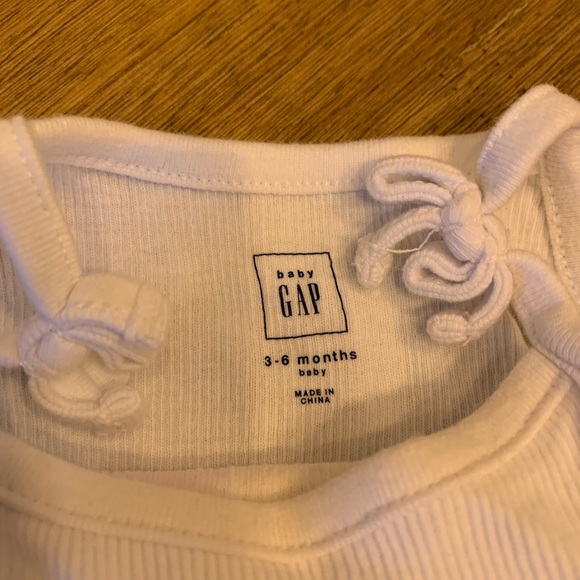 BabyGap girls clothes - Picture 2 of 2